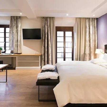 Dawin Hotell 4*